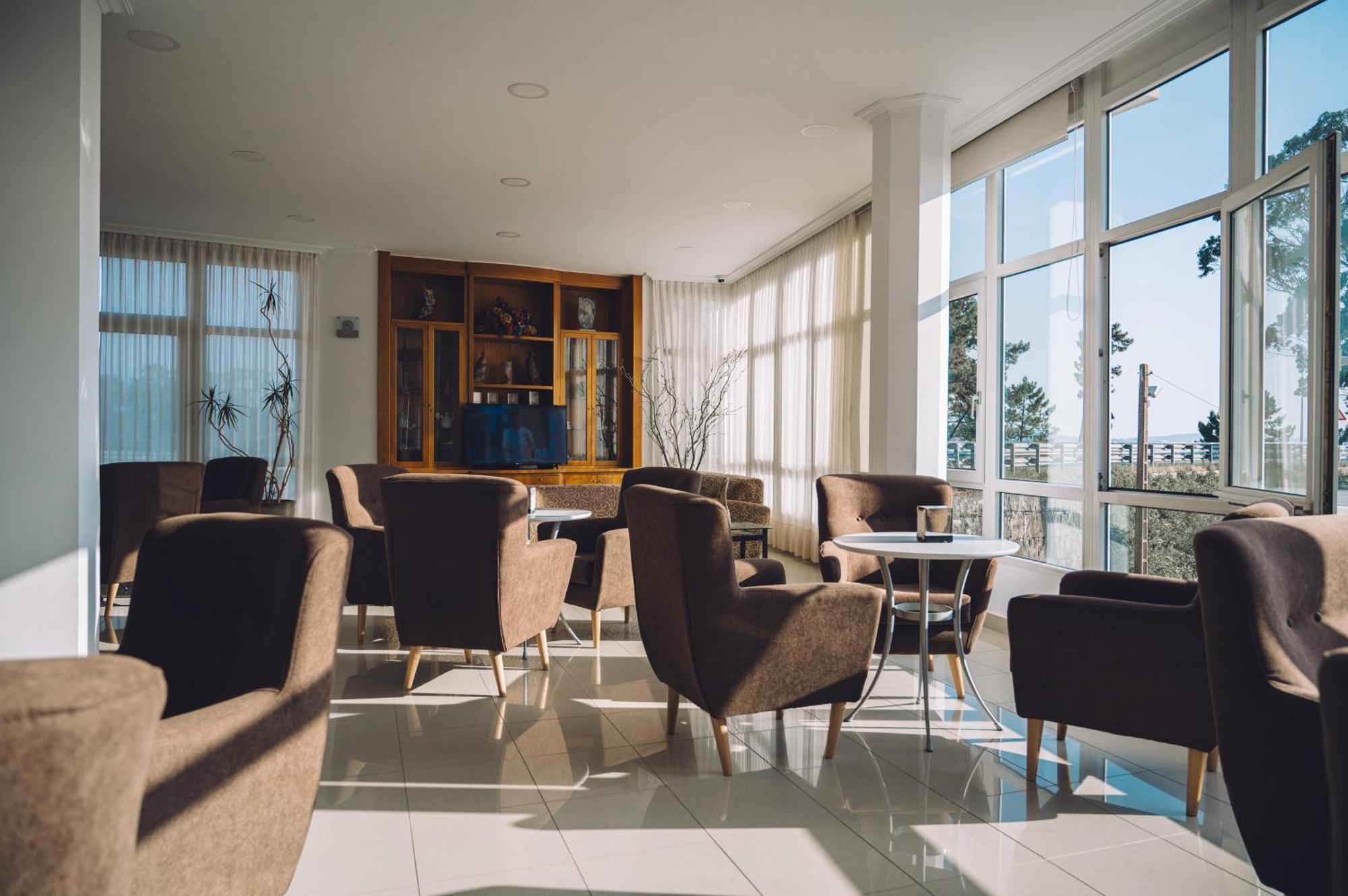 Hotel Dinajan 비야누에바 데 아로사 외부 사진