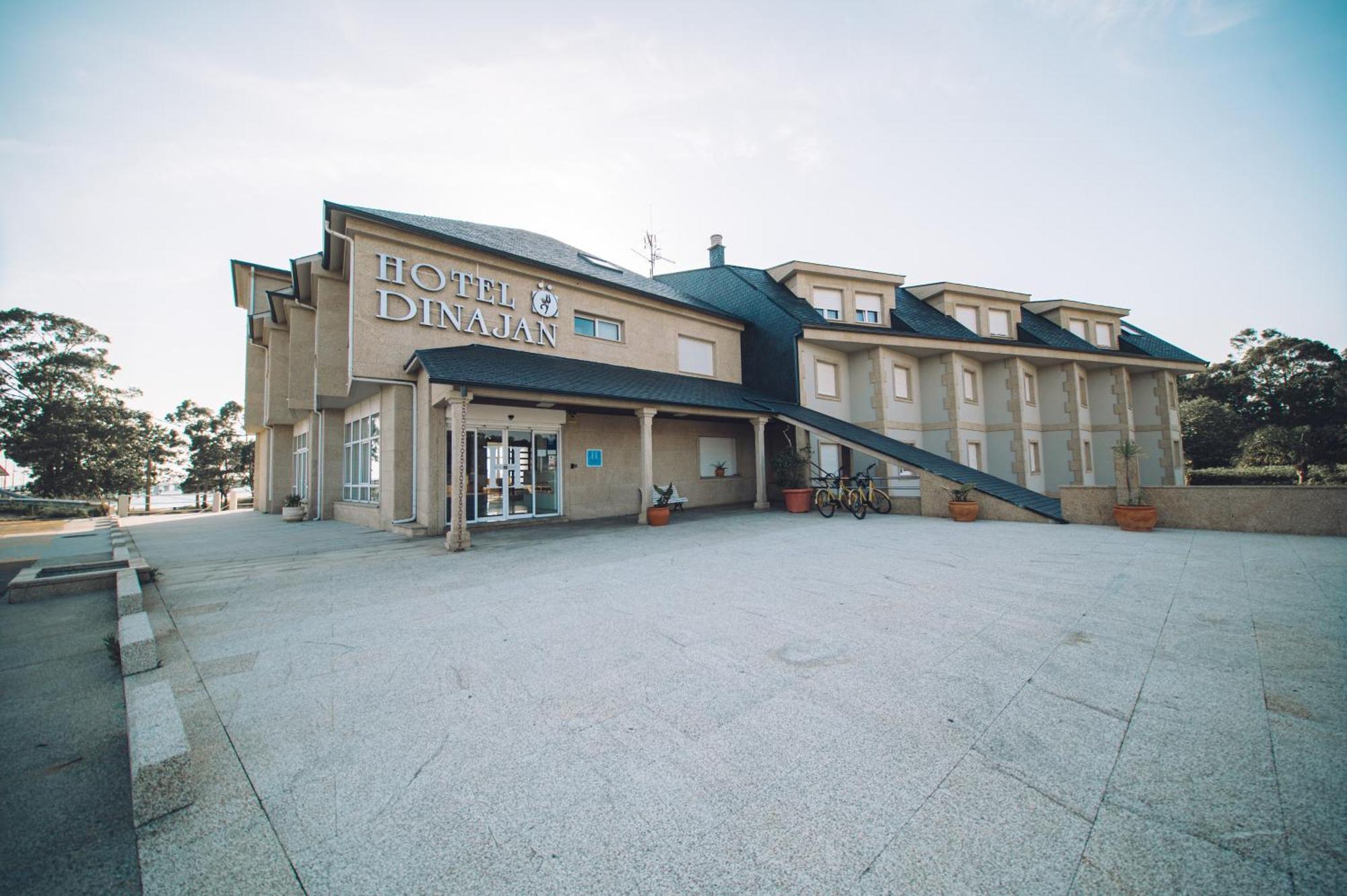 Hotel Dinajan 비야누에바 데 아로사 외부 사진
